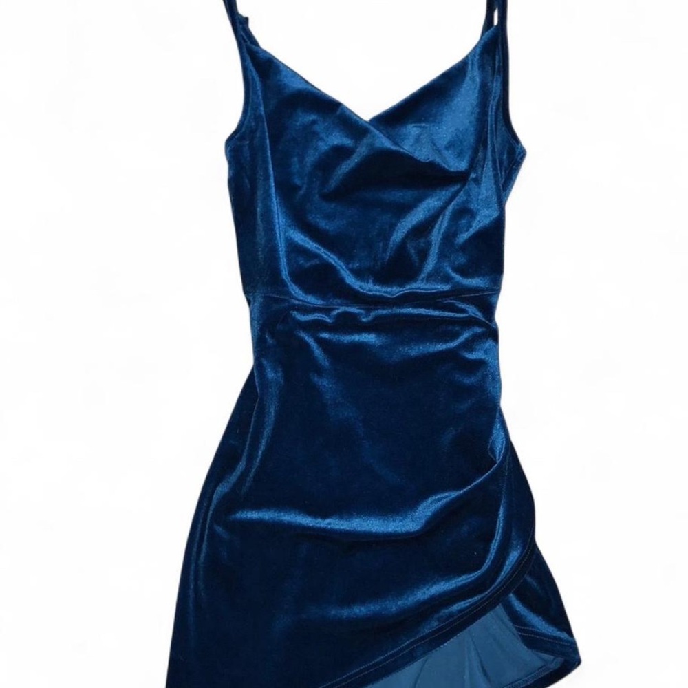 Sleek Asymmetrical Velvet Dress in Deep Blue